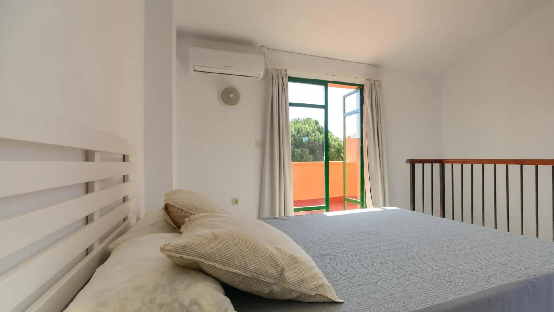 Сasa de vacaciones Villa Adosado con jardín y piscina en Chiclana Barrosa-Sancti Petri Novo Sancti Petri España