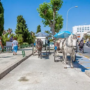 https://zorrilla-torrecilla-nerja-canovas.hotelsinnerja.org